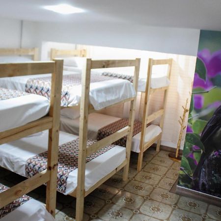 La Otra Mitad Hostel Арменія Екстер'єр фото